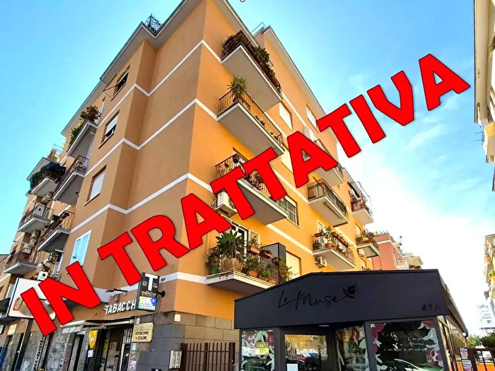 Appartamento trilocale in vendita in Via Val di Lanzo, Roma