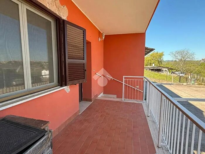 Appartamento bilocale in vendita in Via Madonna Due Ponti, Capena