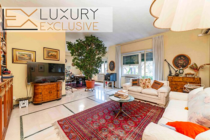 Appartamento con 5 locali in vendita in Roma