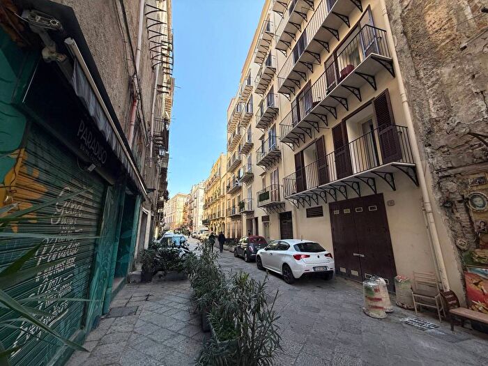 Appartamento bilocale in affitto in Via Cassari, Castellammare, Palermo