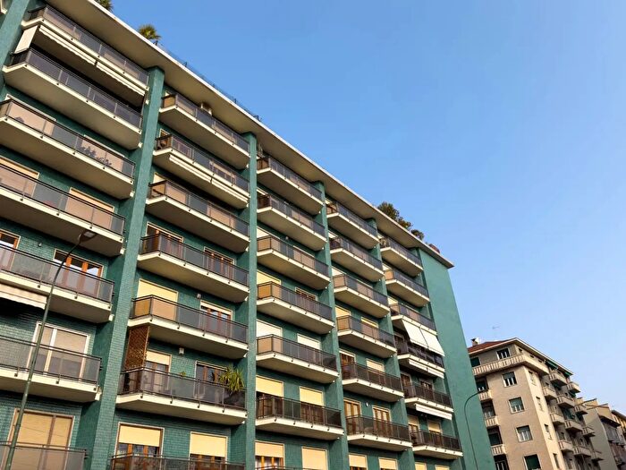Appartamento con 5 locali in affitto in Via Tripoli, Torino