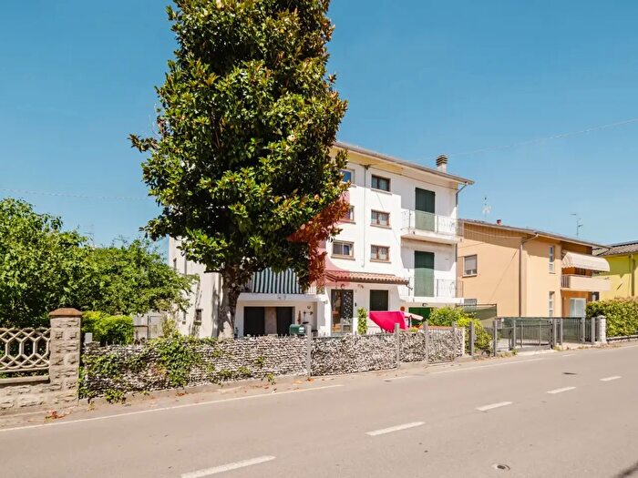 Casa con 7 locali in vendita in Via Cesare Battisti, Fontanellato