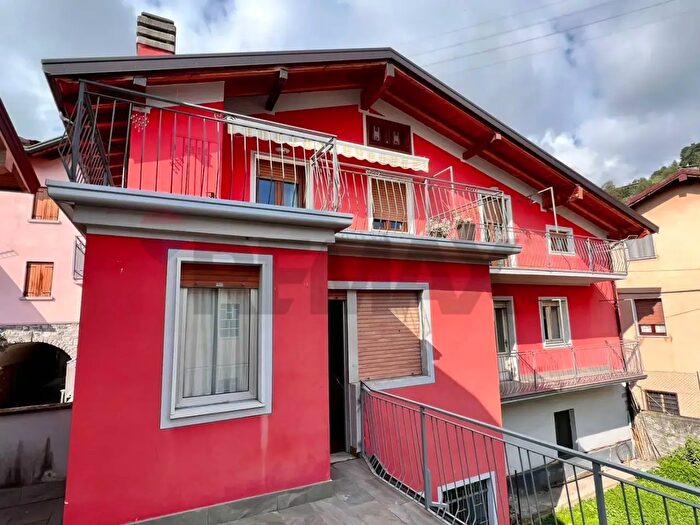 Appartamento quadrilocale in vendita in Via Gallerie, Malegno