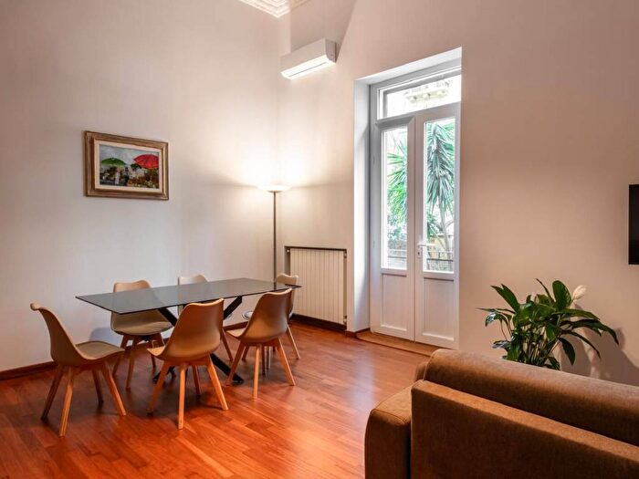 Appartamento quadrilocale in affitto in Via Settembre, Politeama Ruggiero Settimo, Palermo