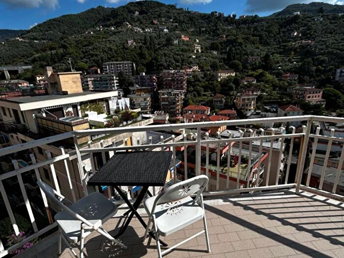 Appartamento trilocale in affitto in Via Privata Luigi Cordano, Cerisola, Rapallo