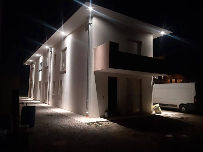 Appartamento con 5 locali in vendita in Via Cerva Noale, Noale