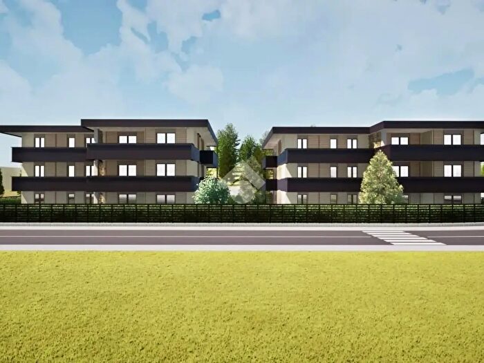 Appartamento quadrilocale in vendita in Via Lago San Michele, Ivrea