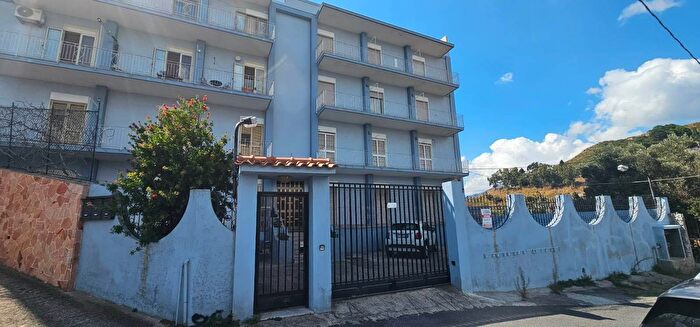 Appartamento con 5 locali in vendita in Messina