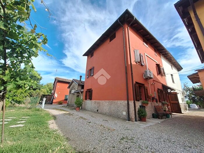 Appartamento trilocale in vendita in Via Fiorentina, Medicina