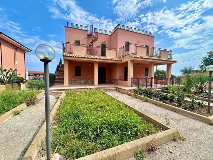 Appartamento trilocale in vendita in Viale delle Madonie Pollina, Pollina