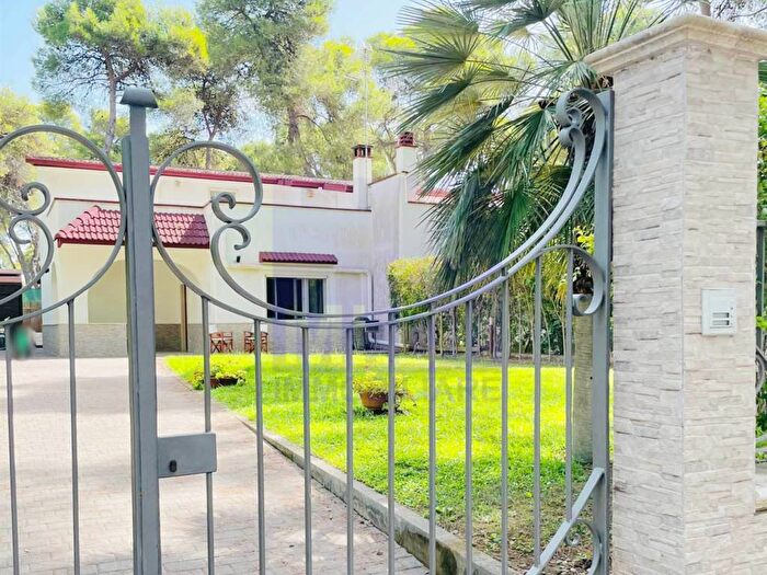 Casa con 6 locali in vendita in Castellaneta Marina, Castellaneta