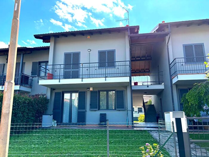 Casa trilocale in vendita in Briga Novarese