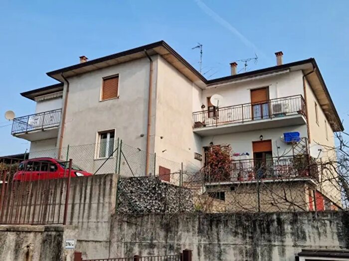 Appartamento con 5 locali in vendita in Via San Giovanni, Montichiari