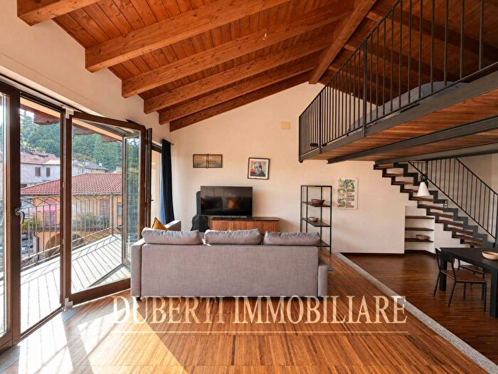 Casa bilocale in affitto in Via Salve Regina, Santa Maria del Monte, Varese