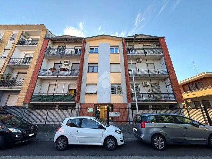 Appartamento trilocale in vendita in Via Vincenzo Bellini, Magenta