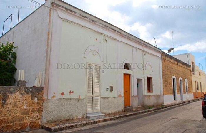 Casa con 5 locali in vendita in Via Tito Speri, Tricase