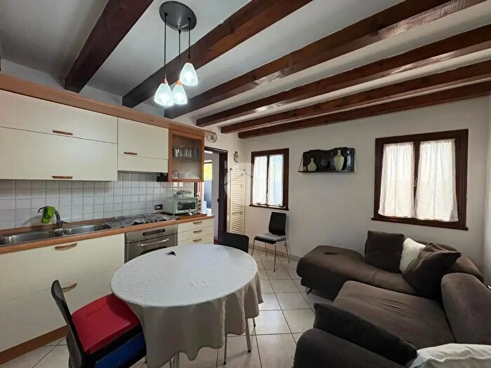 Casa bilocale in vendita in Via Vincenzo Monti, Vigonza