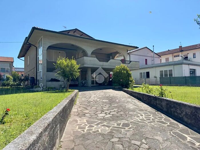 Casa quadrilocale in vendita in Via Biturgense, Citta' Di Castello