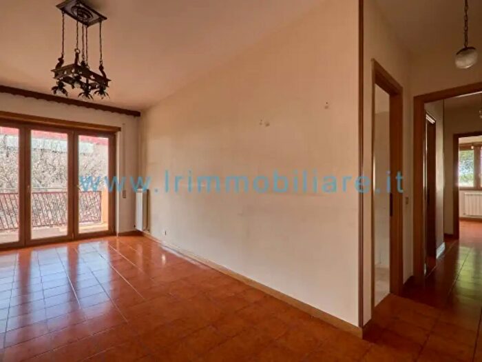 Appartamento trilocale in vendita in Via Michele De Marco, Roma