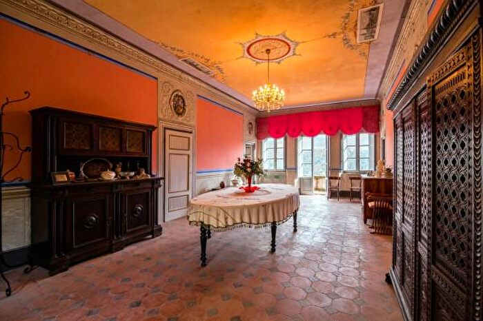 Casa con 6 locali in vendita in Coreglia Antelminelli