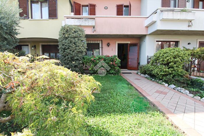 Casa con 5 locali in vendita in Via Garibaldi, Nuvolento