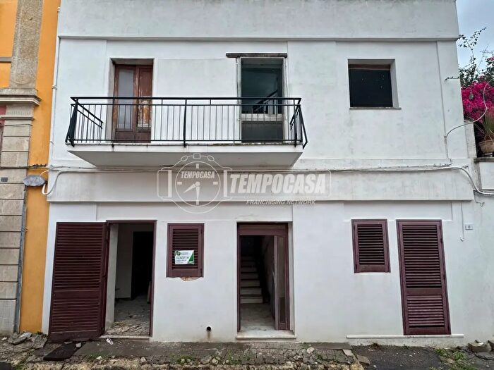 Appartamento trilocale in vendita in Tricase