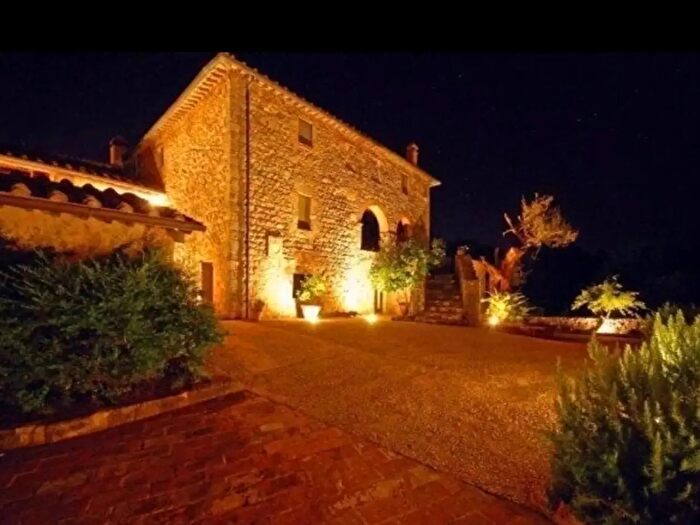 Casa con 15 locali in vendita in Str di Cerbaia, Sovicille