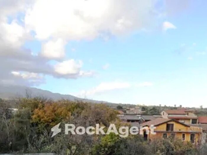 Appartamento quadrilocale in vendita in Vico Tomasello, San Pietro Clarenza