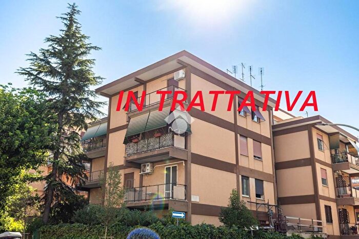 Appartamento quadrilocale in vendita in Via Finale Ligure, Roma