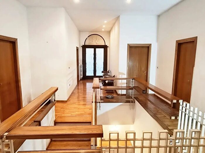 Appartamento con 6 locali in vendita in Via Dante Alighieri Snc, Sora