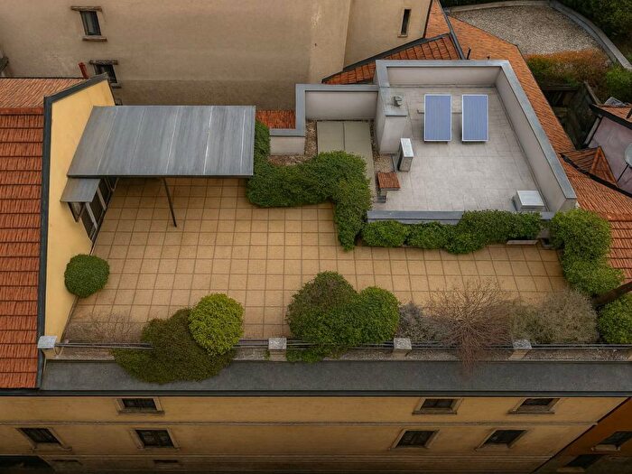 Casa trilocale in affitto in Via Crema, Porta Romana Medaglie dOro, Milano