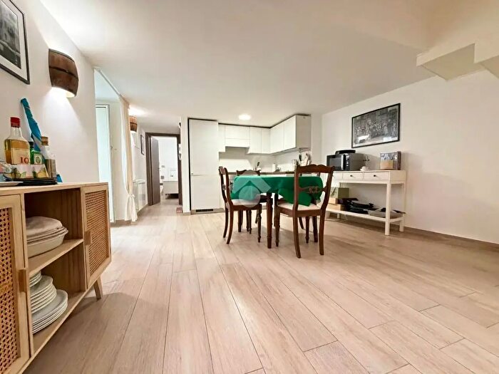 Appartamento trilocale in vendita in Via Giovanni Bausan, Napoli