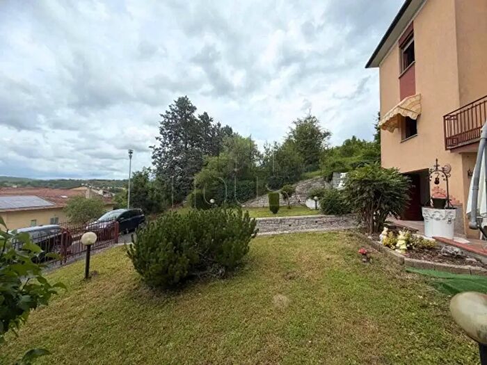 Appartamento trilocale in vendita in Via Cesare Battisti, Pietralunga
