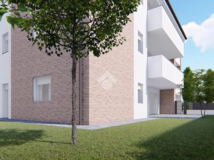 Appartamento quadrilocale in vendita in Via Teresa Noce, Carpi