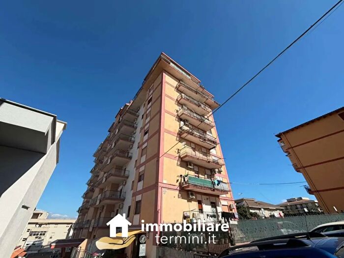 Appartamento quadrilocale in vendita in Via Bevuto, Termini Imerese