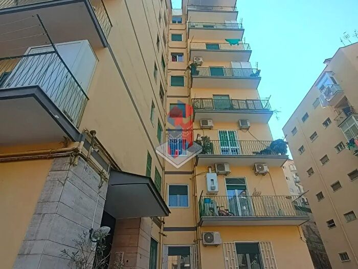Appartamento trilocale in affitto in Vomero Via B Caracciolo, Napoli