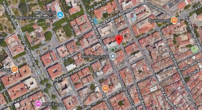 Appartamento con 5 locali in affitto in Via Enrico Albanse, Borgo Vecchio, Palermo