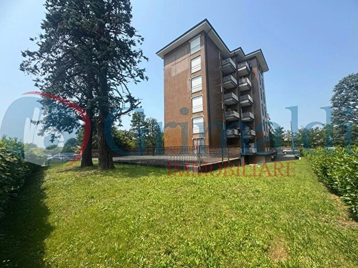 Appartamento trilocale in vendita in Via Carducci C, Busnago