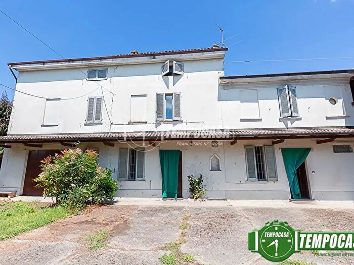 Casa quadrilocale in vendita in Via Pezzanchera, Badia Pavese