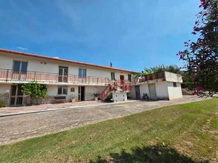 Casa con 6 locali in vendita in Via Monte, Ponte