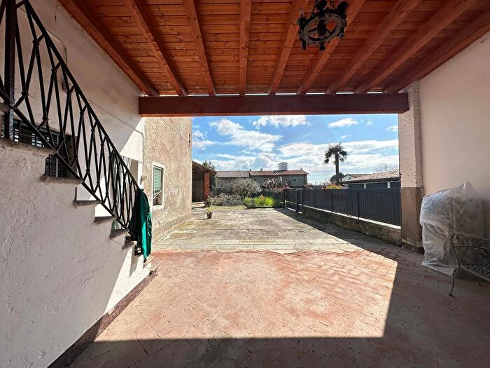 Casa con 10 locali in vendita in Via Tito Speri, Rovato