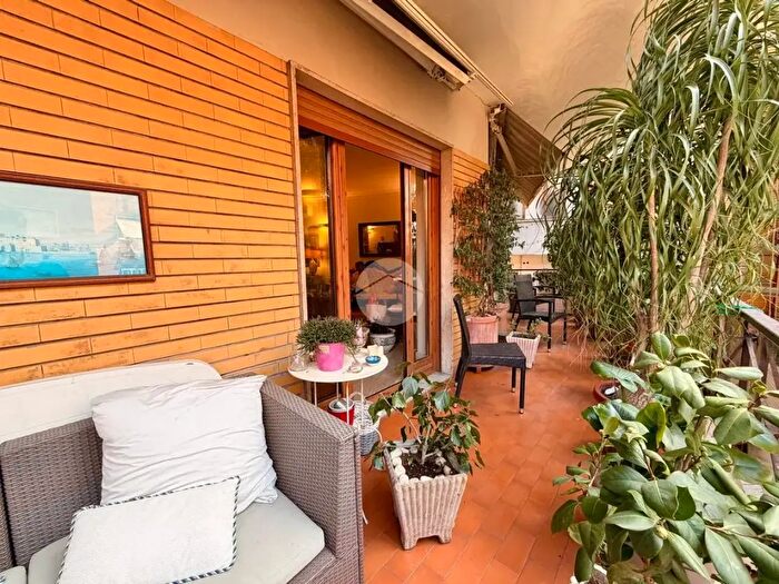 Appartamento quadrilocale in vendita in Via San Domenico, Napoli