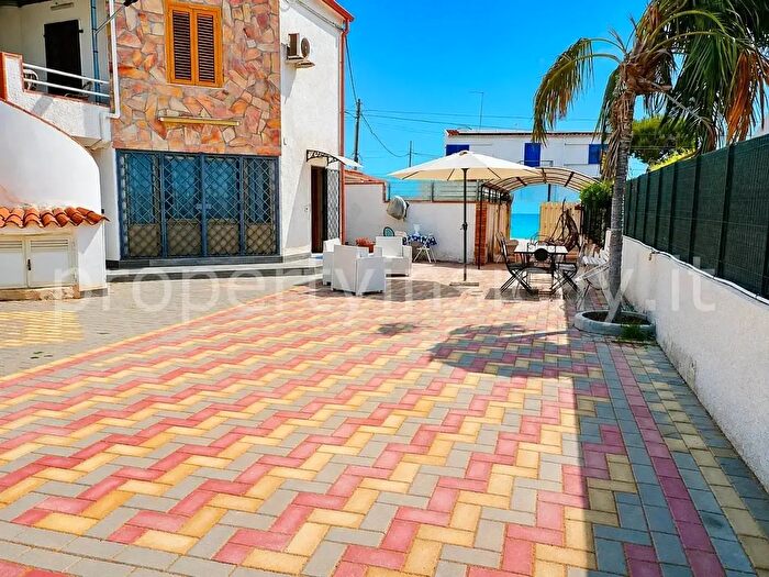 Casa quadrilocale in vendita in Via Nazionale, Siracusa