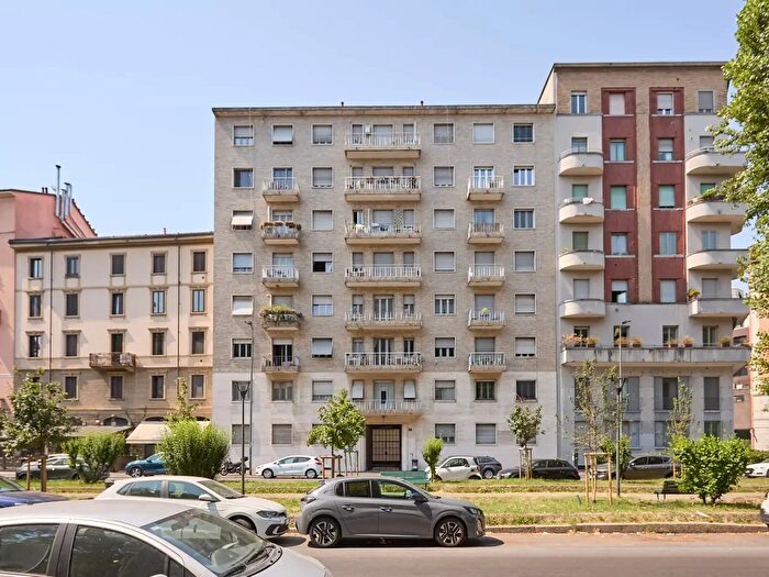Appartamento quadrilocale in vendita in Via Giuditta Sidoli, Milano