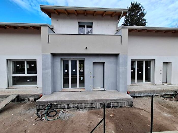 Casa trilocale in vendita in Via delle Strette, Appiano Gentile