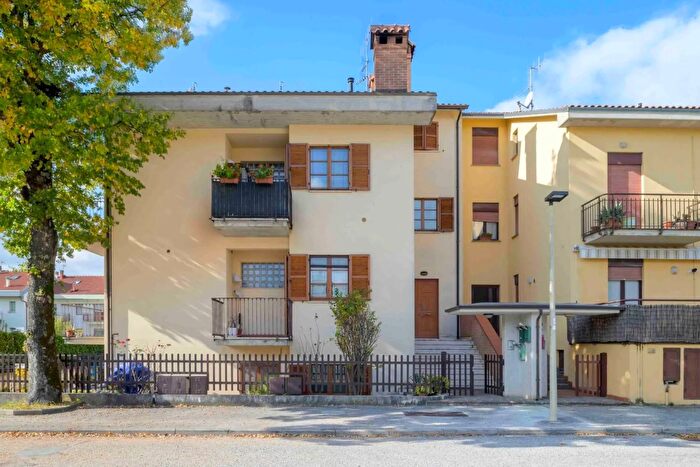 Appartamento con 6 locali in vendita in Via dellArte dei Fabbri Gubbio, Gubbio