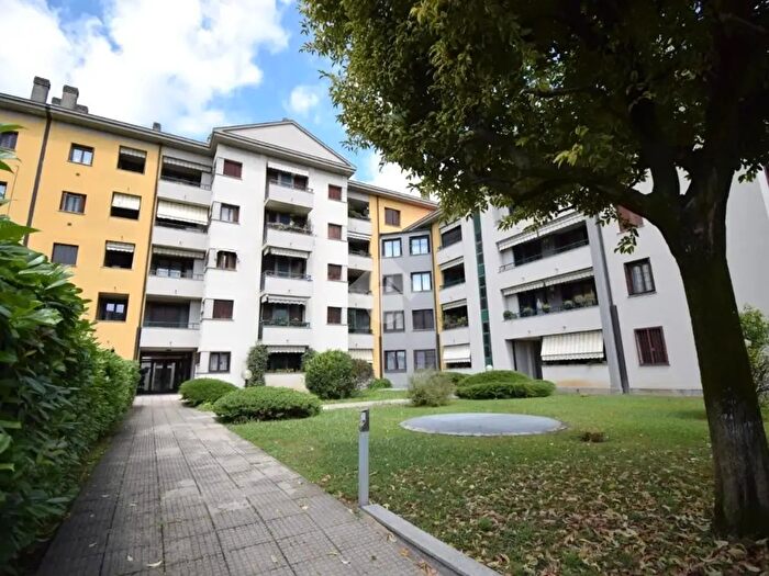 Appartamento trilocale in vendita in Via Monte Cervino, Brugherio