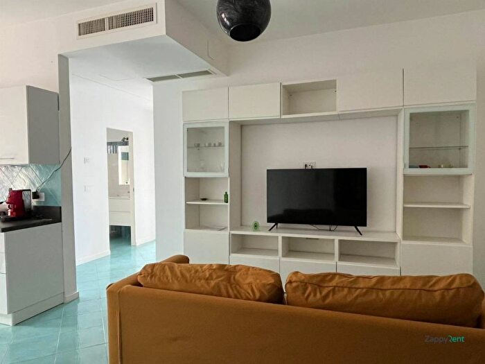 Appartamento trilocale in affitto in Via Litoranea, Torre del Greco