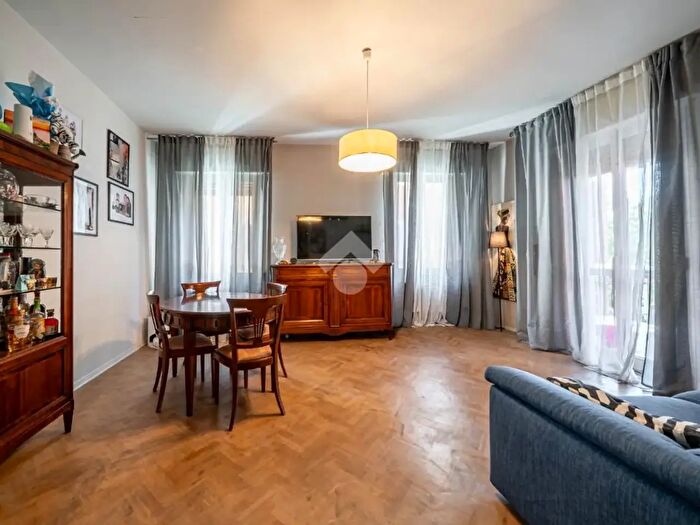 Appartamento trilocale in vendita in Viale Buon Pastore, Modena