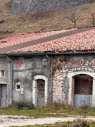 Appartamento bilocale in vendita in Sr, Opi